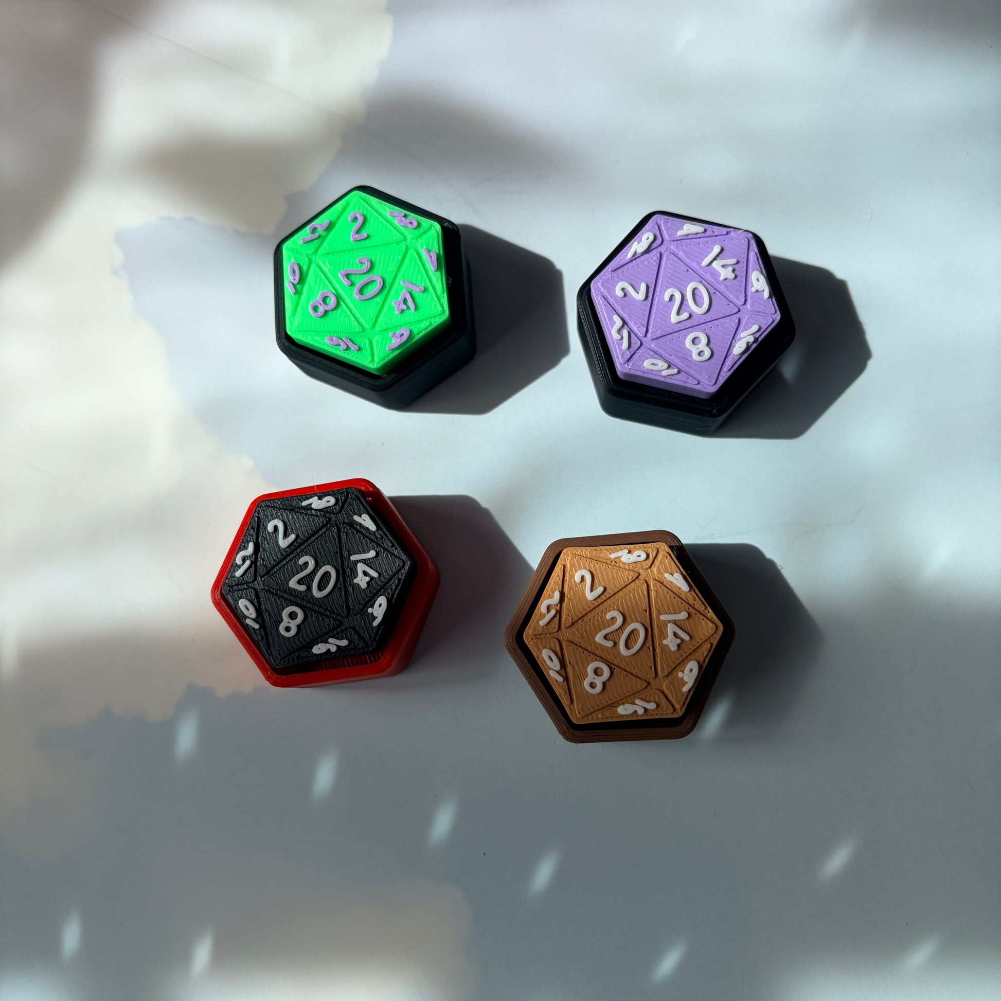 3D printed D20 fidget available clicky or silent.