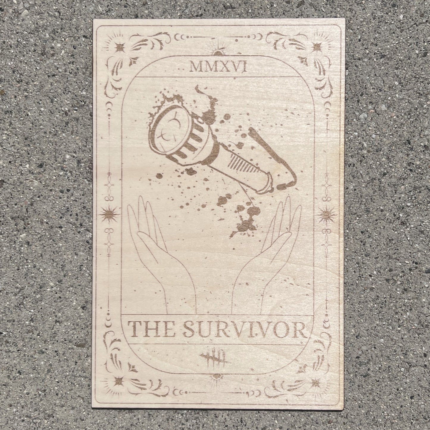 Laser-engraved wooden tarot card inspired by Dead by Daylight, featuring "The Survivor" flashlight design. Horror game decor, perfect for DBD fans and collectors.