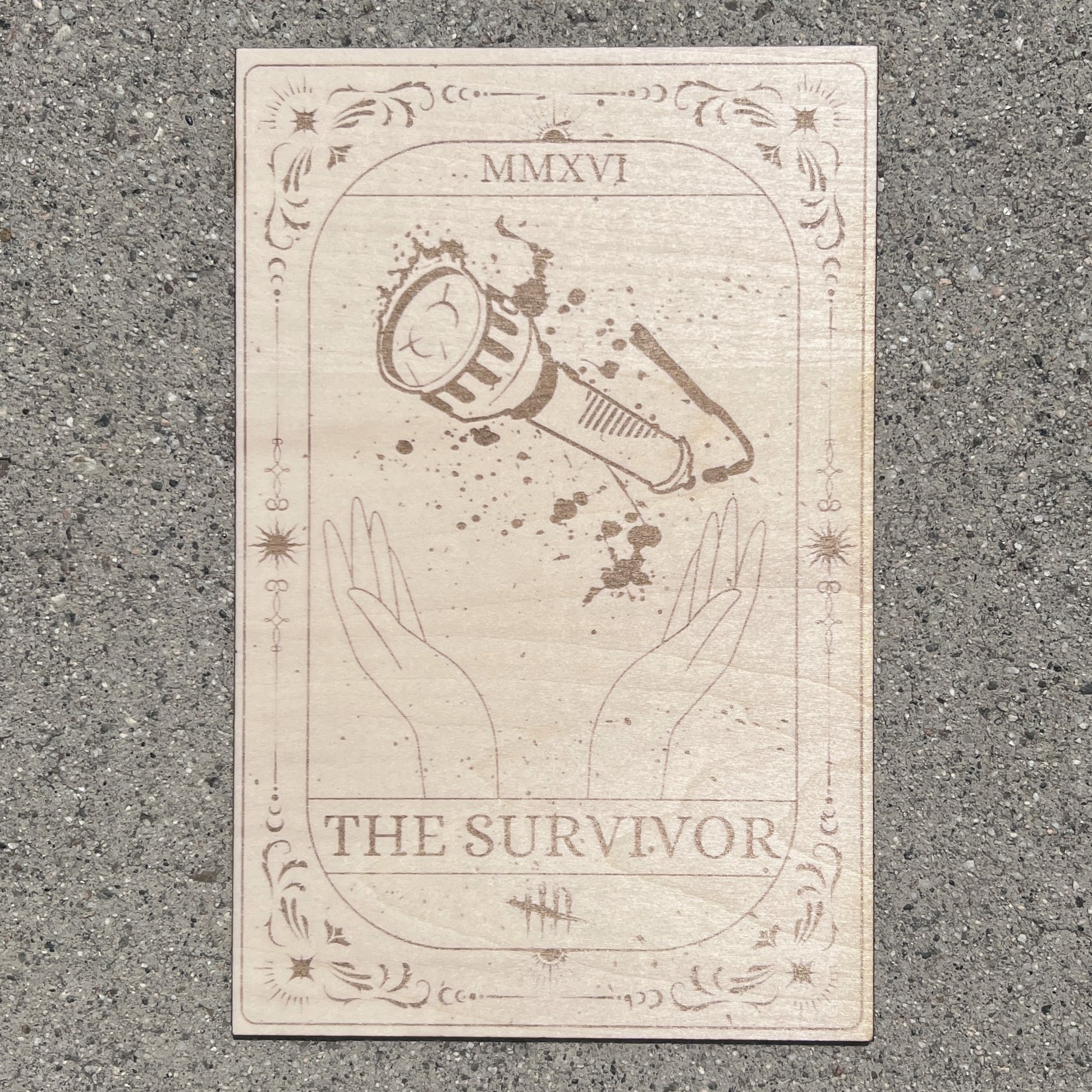 Laser-engraved wooden tarot card inspired by Dead by Daylight, featuring "The Survivor" flashlight design. Horror game decor, perfect for DBD fans and collectors.