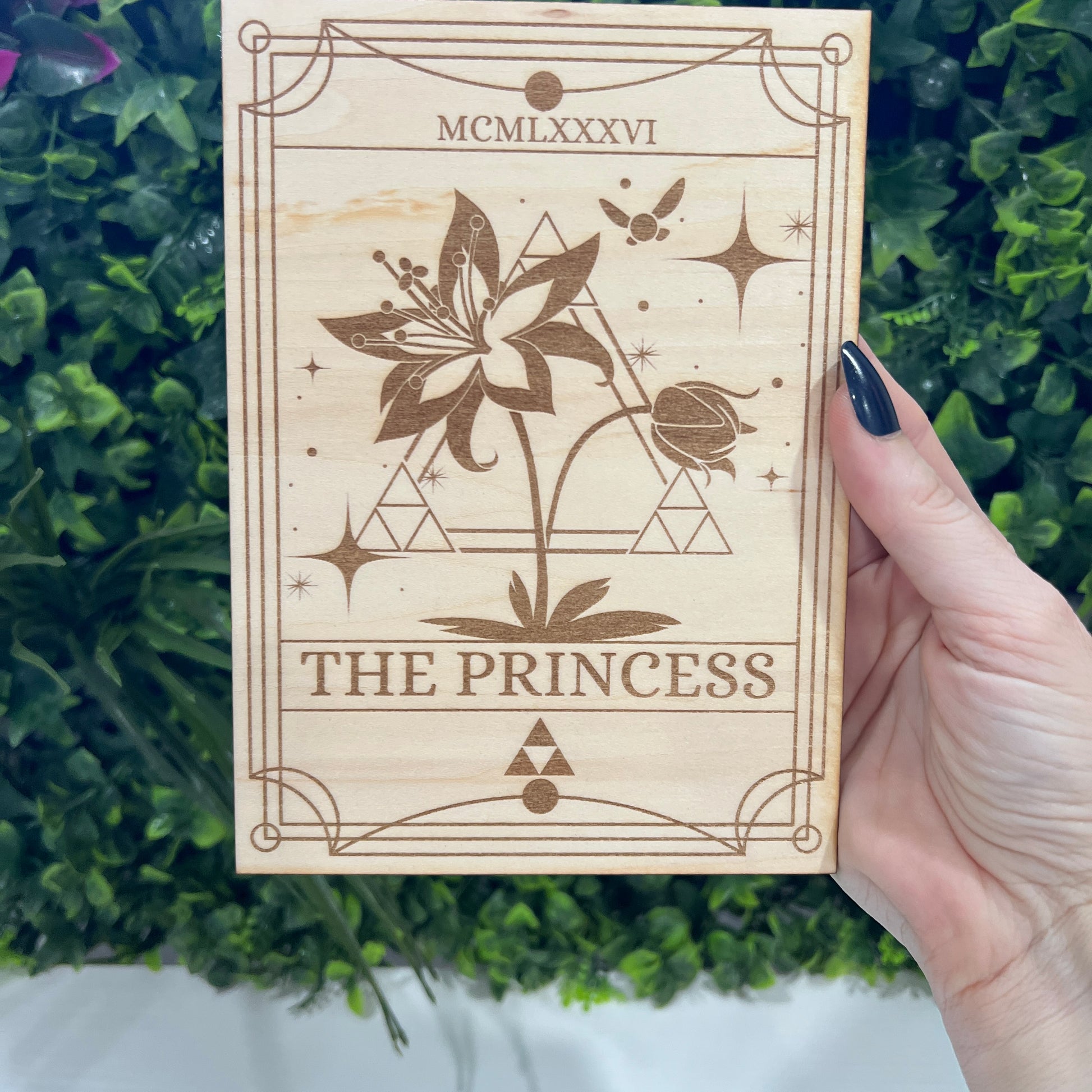 Wood laser engraved Zelda tarot card featuring intricate fantasy artwork. Perfect gamer collectible, geeky gift, or unique home decor piece.