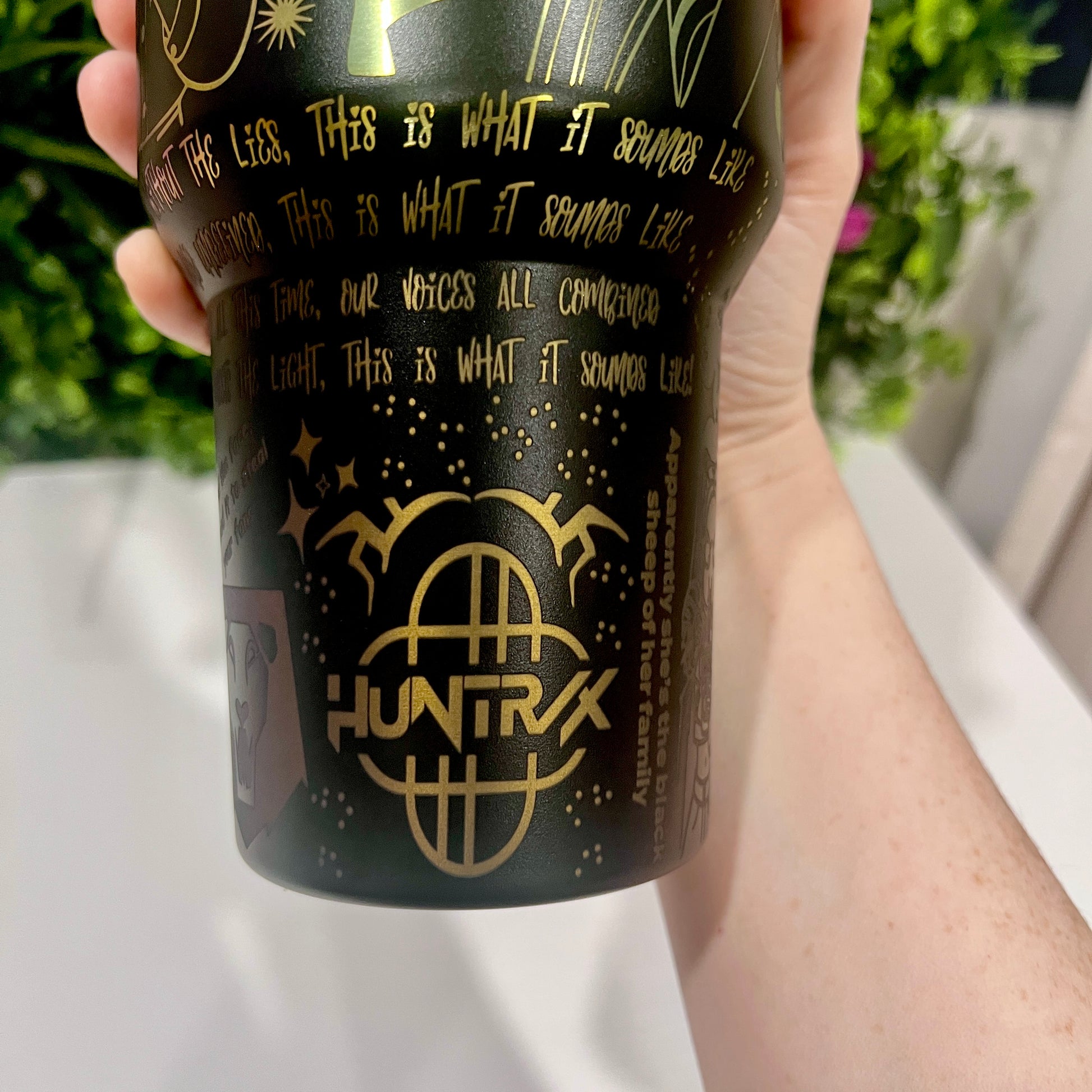 Laser engraved 40oz stainless steel tumbler with handle and straw featuring KPOP Demon Hunters design. Durable fandom drinkware for gamers and fans.