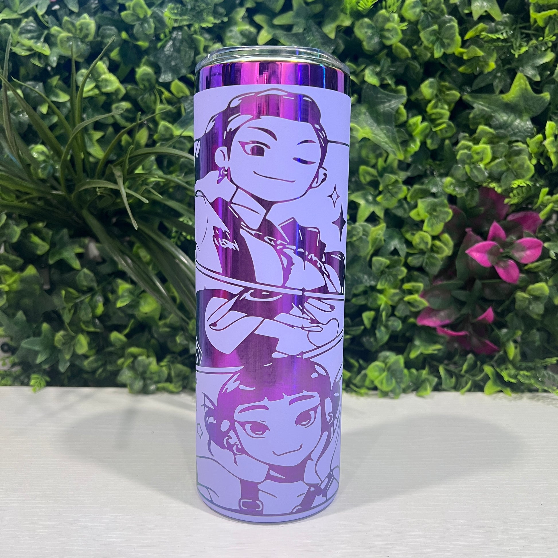 Laser engraved 20oz stainless steel tumbler with lid and straw featuring KPOP Demon Hunters Huntrix and Saja Boys design. Durable fandom drinkware for gamers and fans.