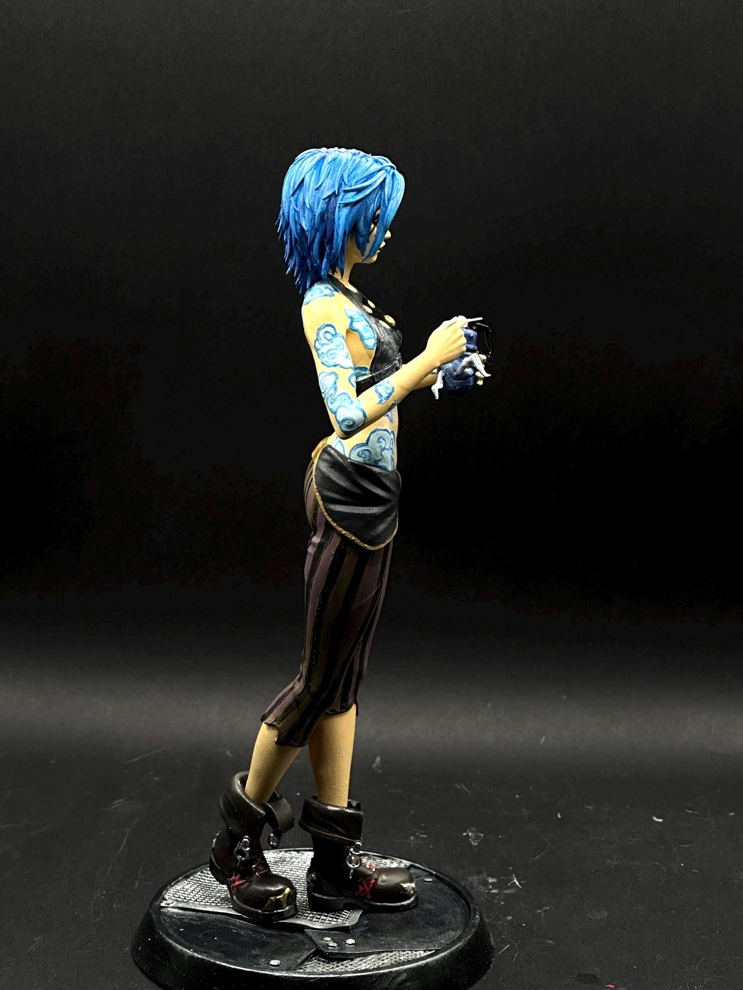 Arcane Jinx Figure: 9.3" Grey Resin Model (Some Assembly Required)