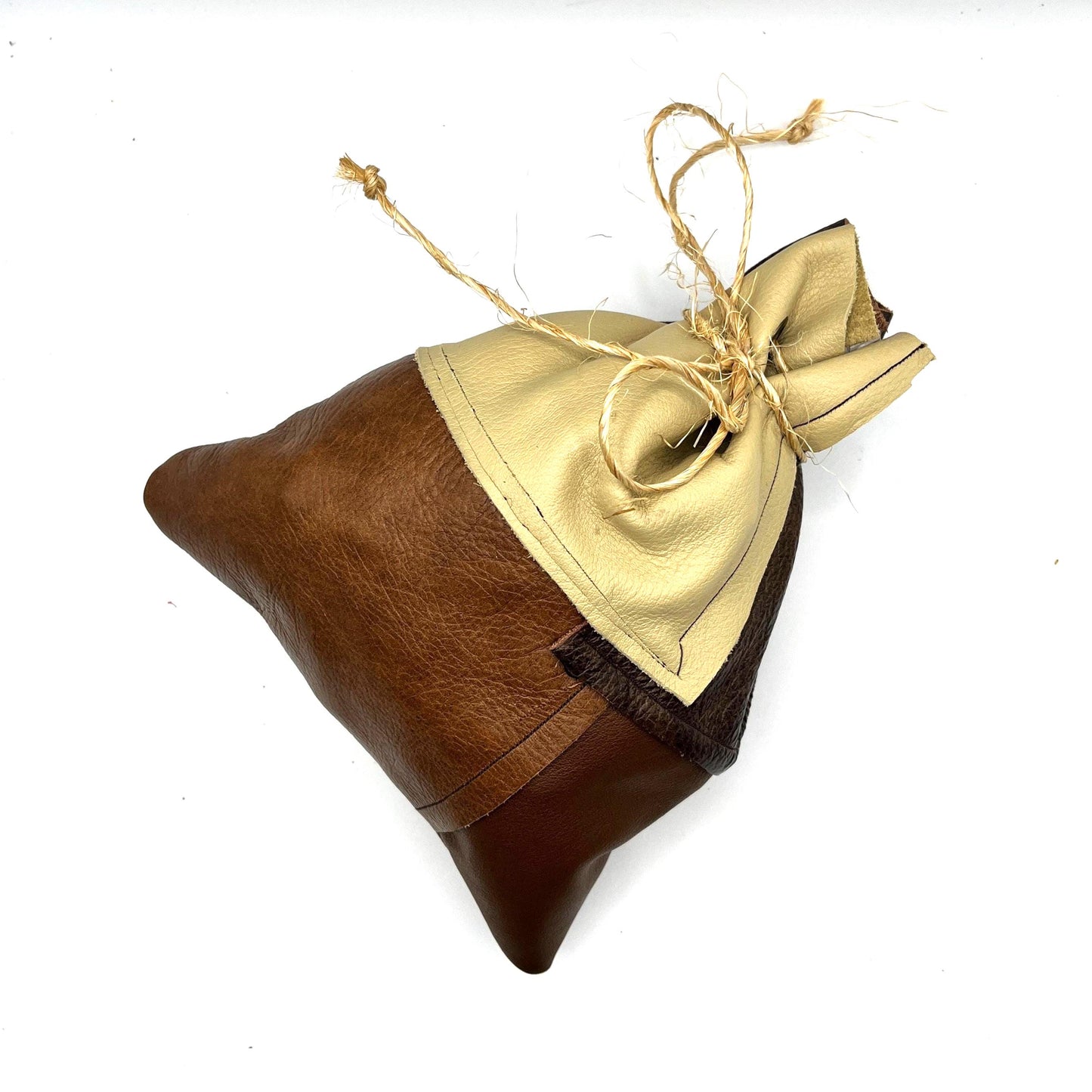 Handcrafted leather dice bag with drawstring, ideal for storing RPG dice sets. Perfect for DnD, tabletop games, or as a fantasy gift for gamers.