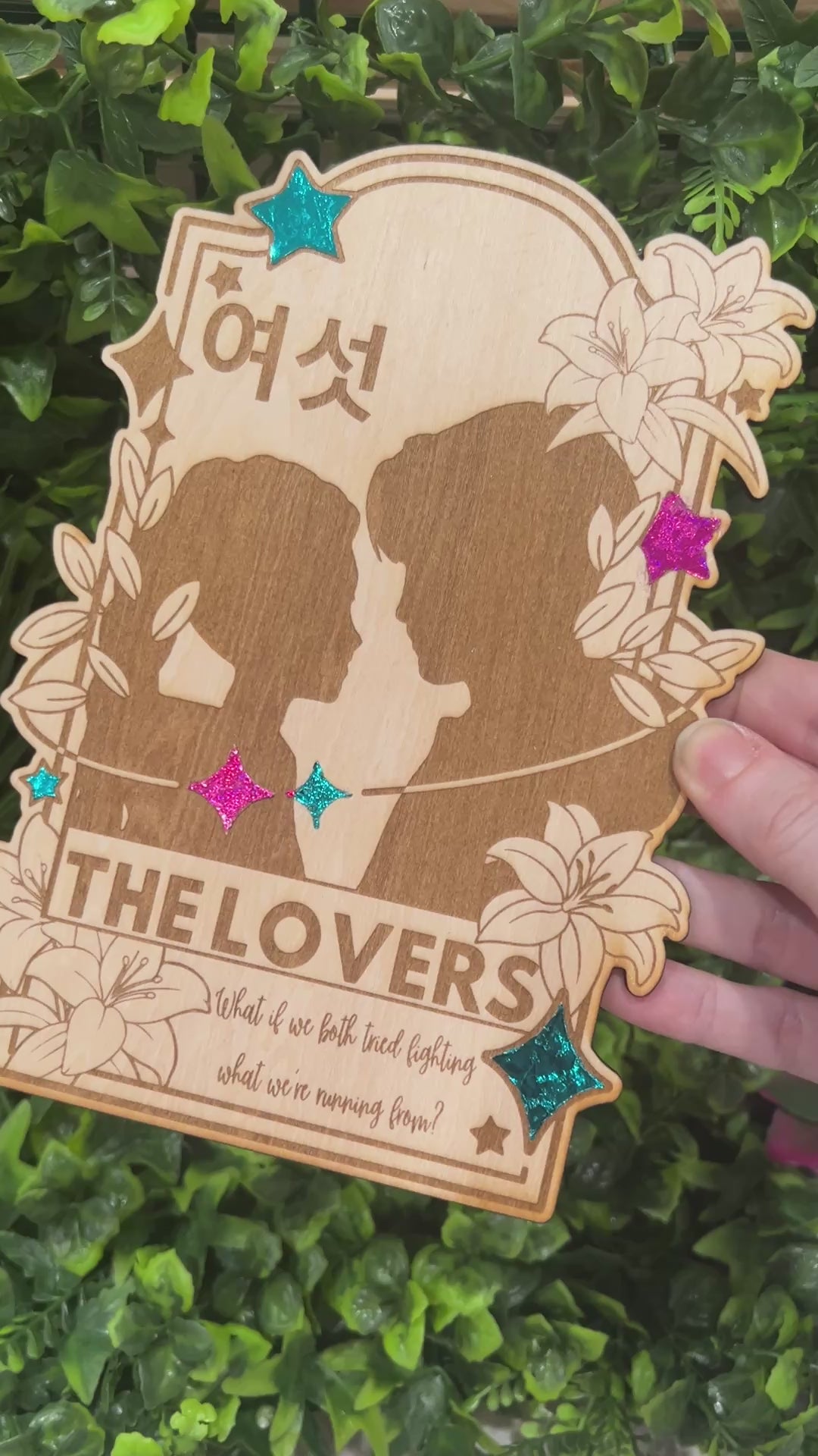 Wooden tarot card with foil accents featuring Jinu and Rumi as The Lovers from KPOP Demon Hunters. Laser engraved on basswood, perfect for fans of KPOP, tarot, or witchcore decor.