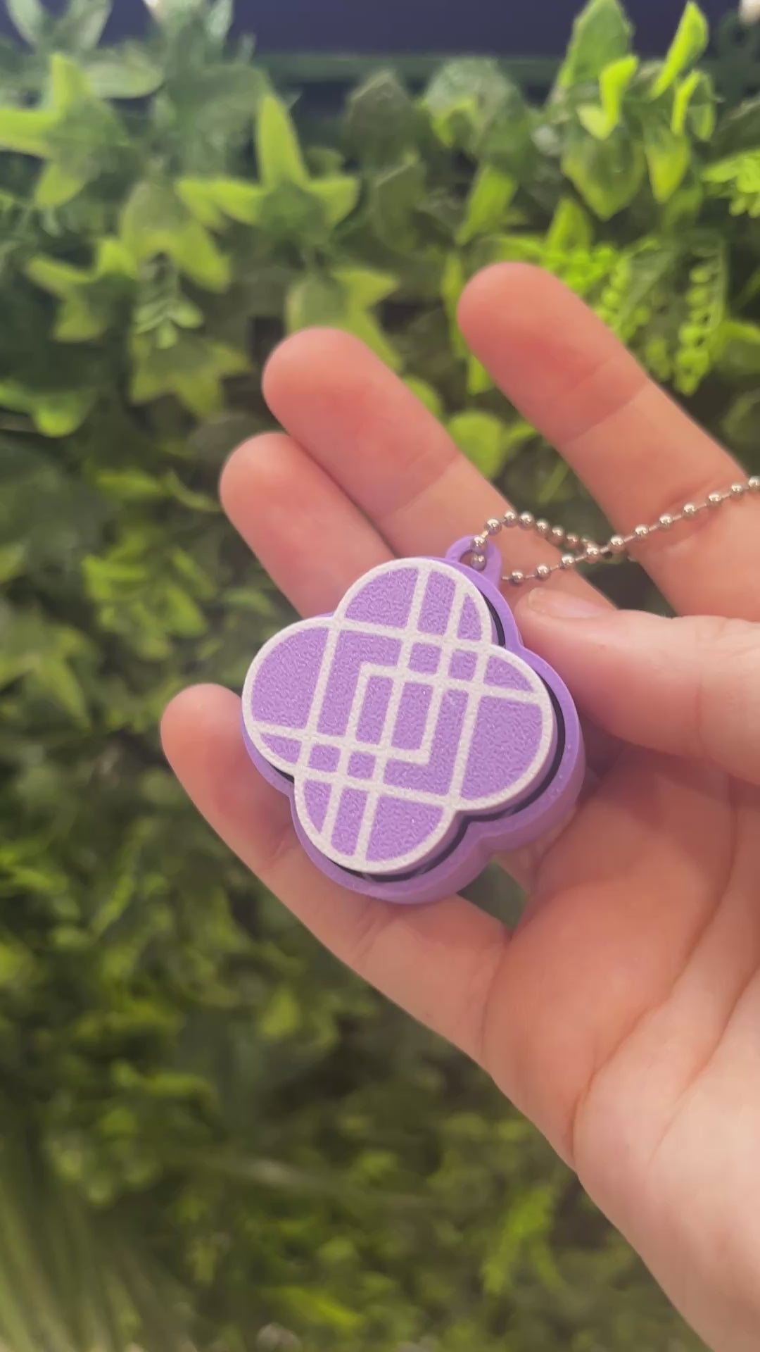 3D Printed Kpop Demon Hunters clickers featuring the Huntrix and Saja Boys logos. Perfect for fans, gamers, and collectors who love fidget toys and Kpop-inspired accessories.