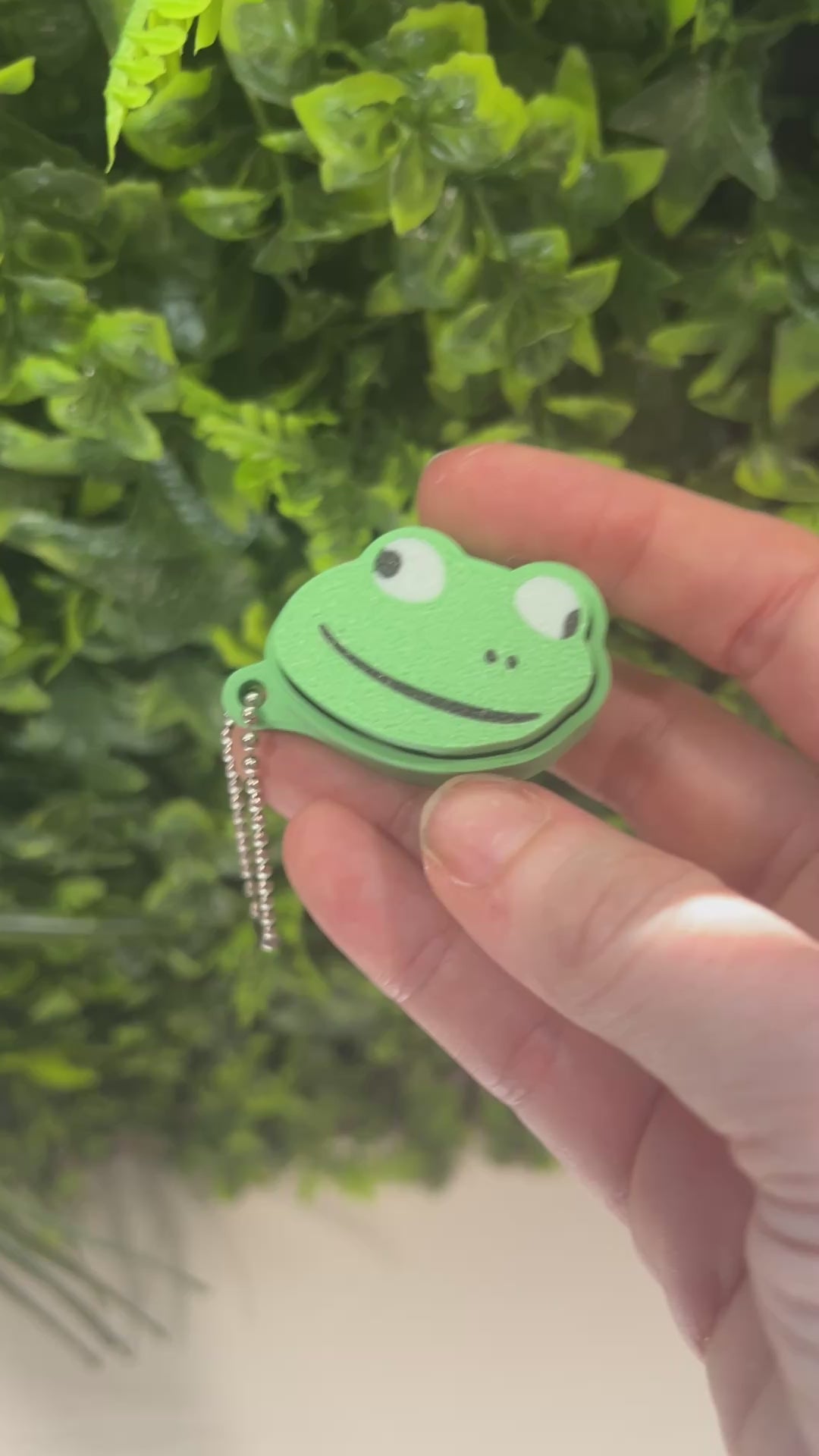 3D printed lizard meme clicker, a funny stress relief fidget toy and desk accessory. Perfect gamer gift and unique collectible for meme lovers.