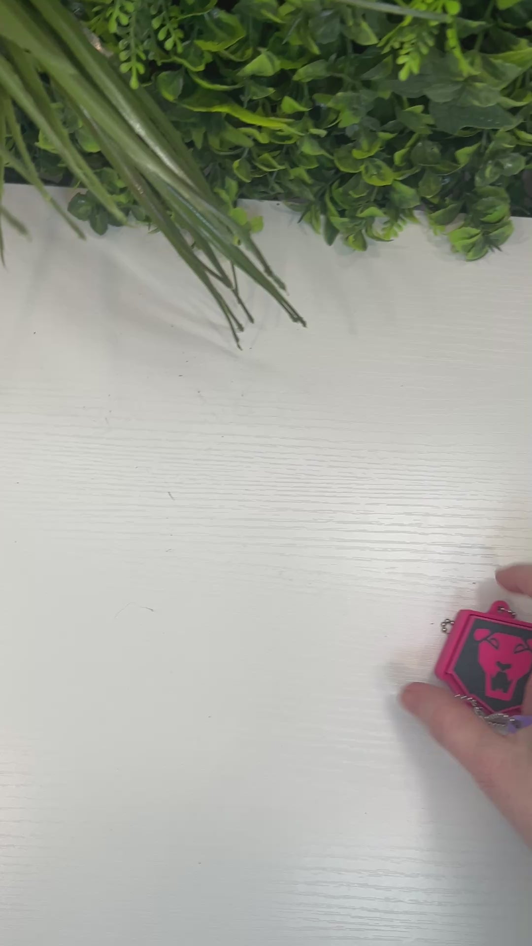 3D Printed Kpop Demon Hunters clickers featuring the Huntrix and Saja Boys logos. Perfect for fans, gamers, and collectors who love fidget toys and Kpop-inspired accessories.